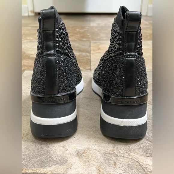 Michael Kors Skyler booties - Picture 2 of 6